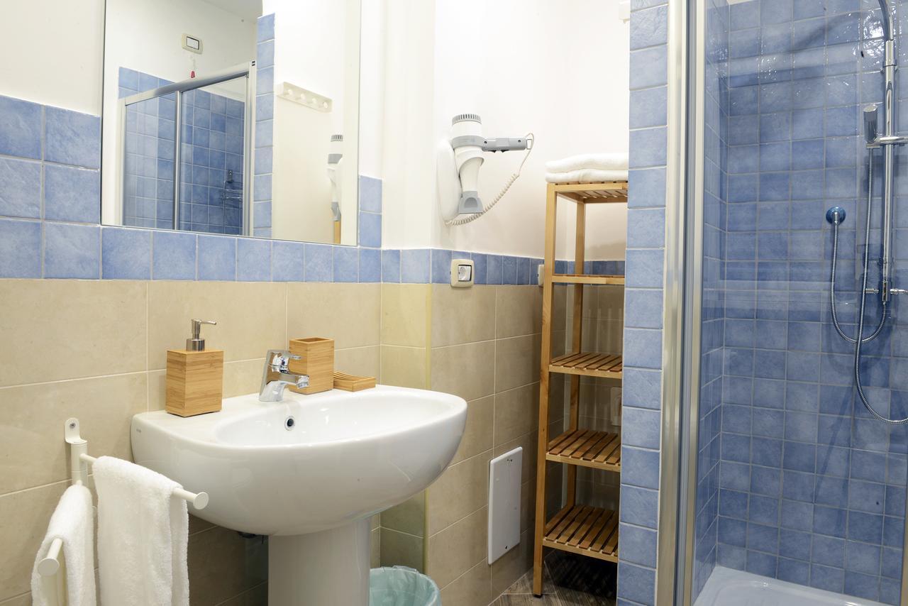 Bed and Breakfast Fronte Del Porto Salerno Exterior foto