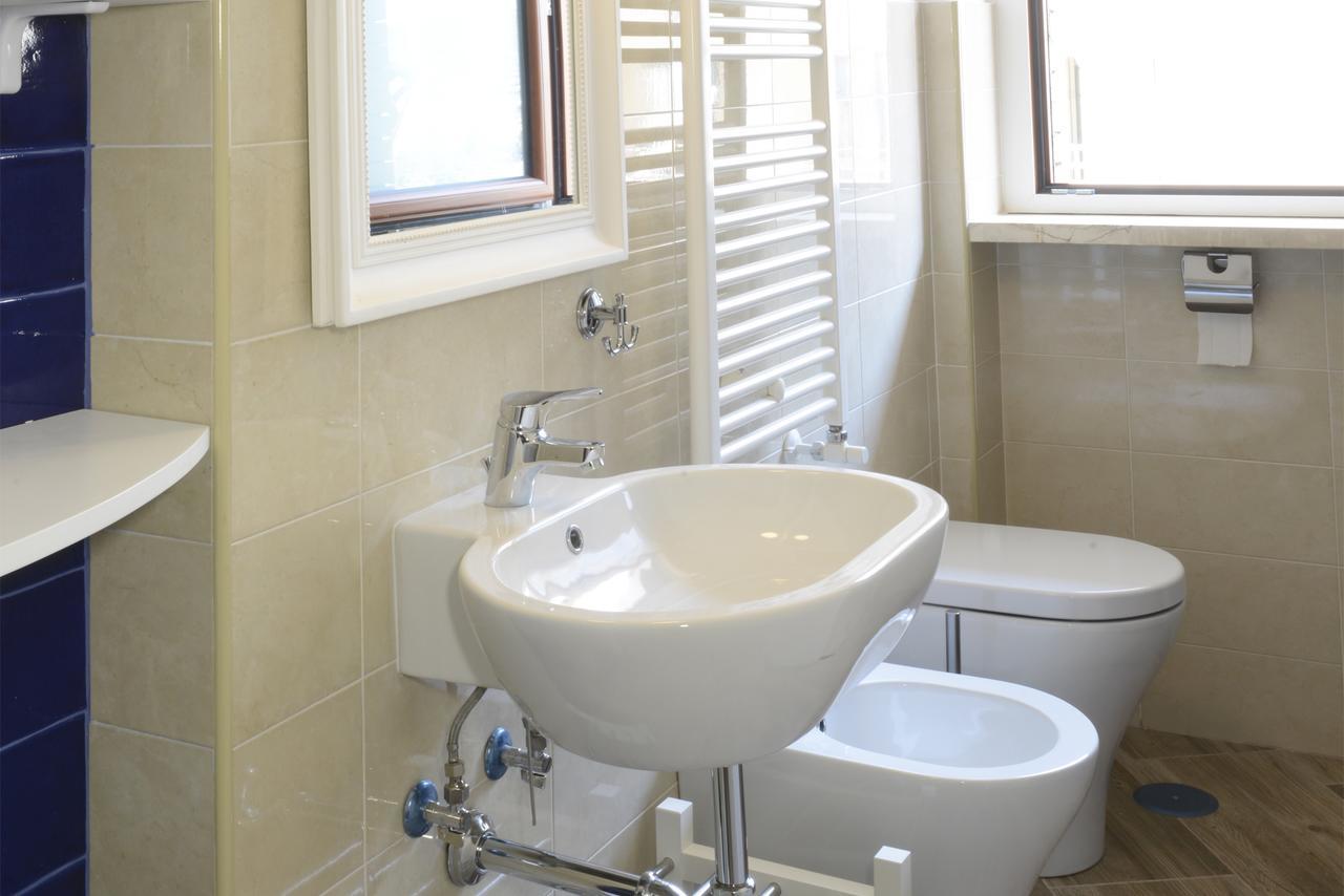 Bed and Breakfast Fronte Del Porto Salerno Exterior foto