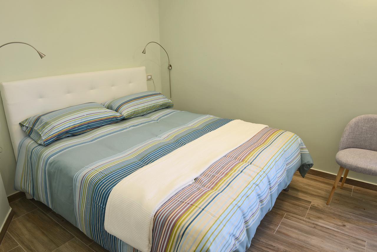 Bed and Breakfast Fronte Del Porto Salerno Exterior foto