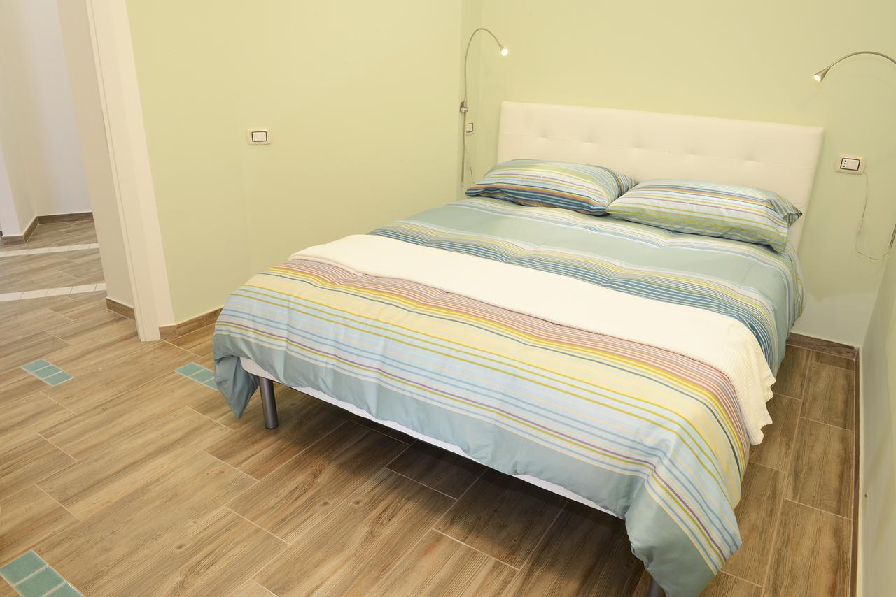 Bed and Breakfast Fronte Del Porto Salerno Exterior foto